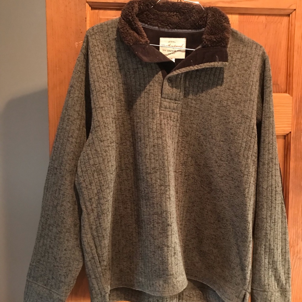 Men’s Brown pullover sweater